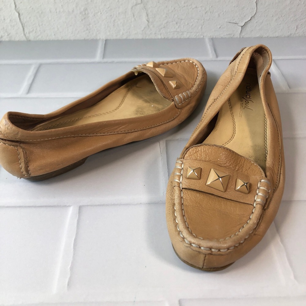 Natural Soul by Naturalizer Tan Leather Studded Moc Toe Loafers Flats Women 8.5M